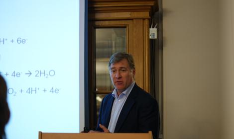 В библиотеке ИОХ РАН состоялась лекция Prof. Keith J. Stevenson